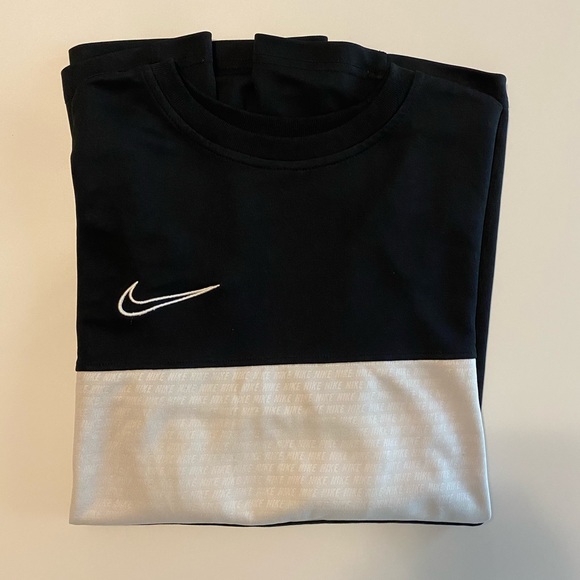 ⚫️Nike Academy Soccer Top Shirt Jersey Dri-Fit - Picture 3 of 5